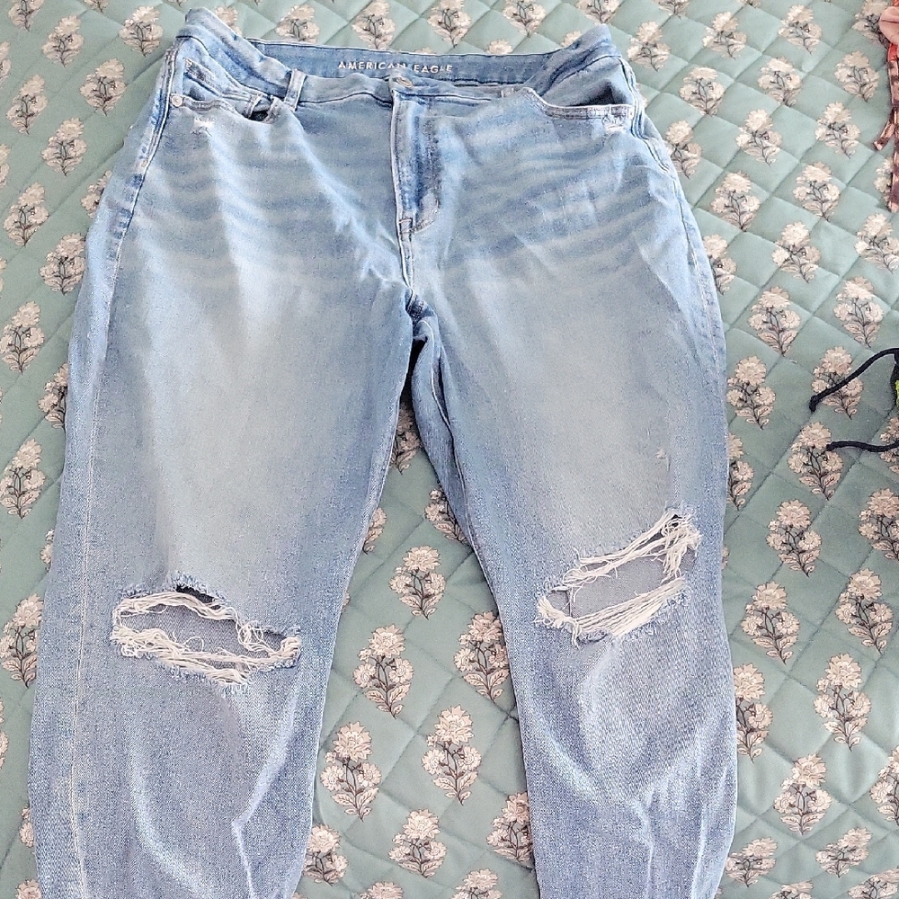 American Eagle Outfitters Light Wash Distressed Women's Jeans